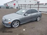 ✅ 2013 Mercedes-Benz C 300 Sport • VIN: WDDGF8AB8DG083241 • Lot: 42333079. Wystawiony na IAAI z przebiegiem 109 419 mil. Bezpłatny archiwum sprzedaży aukcyjnych z USA i szczegółowy raport historii pojazdu na DreamBid. Zdjęcie 17.