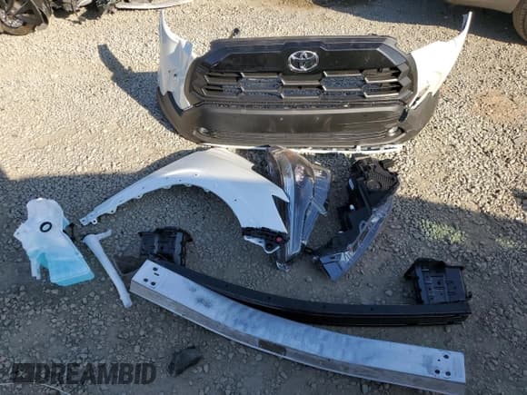 ✅ 2026 Toyota Corolla Cross XLE • VIN: 7MUDAABG0TV150339 • Лот: 91928275. Опубликован ранее на Copart с пробегом 1 034 миль. Бесплатный доступ к архиву аукционных продаж из США и подробный отчёт об истории автомобиля на DreamBid. Изображение 12.