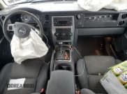 ✅ 2008 Jeep Commander Sport • VIN: 1J8HG48K98C149652 • Lot: 63973014. Wystawiony na Copart z przebiegiem 213 947 mil. Bezpłatny archiwum sprzedaży aukcyjnych z USA i szczegółowy raport historii pojazdu na DreamBid. Zdjęcie 8.