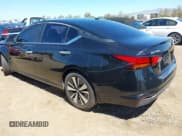 ✅ 2021 Nissan Altima SV • VIN: 1N4BL4DV6MN339390 • Lot: 43137636. Wystawiony na IAAI z przebiegiem 70 066 mil. Bezpłatny archiwum sprzedaży aukcyjnych z USA i szczegółowy raport historii pojazdu na DreamBid. Zdjęcie 3.