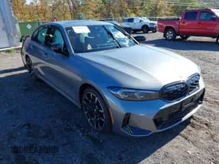 2025 BMW 3 Series M340i xDrive z VIN 3MW69FT02S8F29518, wystawiony jako IAAI lot #43408317 z przebiegiem 754 mil mil oraz . Historia ofert i sprzedaży dostępna na DreamBid. Obrazek 1.