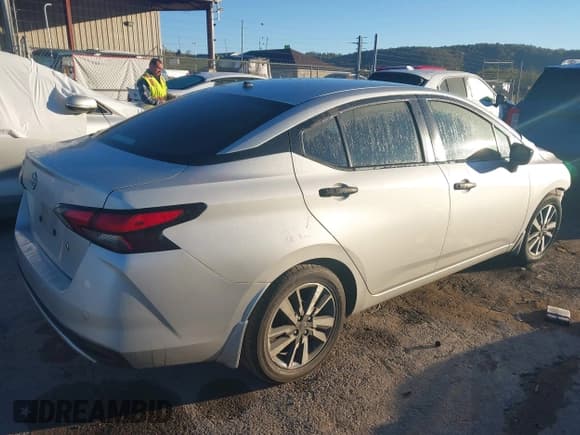 ✅ 2023 Nissan Versa S • VIN: 3N1CN8DV1PL824379 • Lot: 43374184. Wystawiony na IAAI z przebiegiem 99 285 mil. Bezpłatny archiwum sprzedaży aukcyjnych z USA i szczegółowy raport historii pojazdu na DreamBid. Zdjęcie 4.