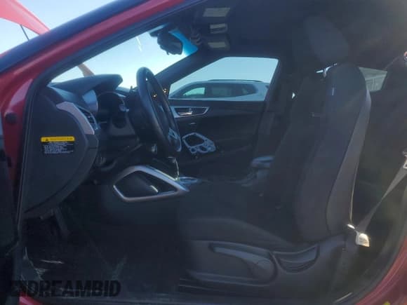 ✅ 2017 Hyundai Veloster • VIN: KMHTC6AD9HU322175 • Lot: 83322824. Wystawiony na Copart z przebiegiem Nie podano. Bezpłatny archiwum sprzedaży aukcyjnych z USA i szczegółowy raport historii pojazdu na DreamBid. Zdjęcie 7.