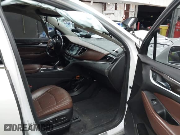 ✅ 2018 Buick Enclave Avenir • VIN: 5GAERDKW1JJ262689 • Lot: 43442837. Wystawiony na IAAI z przebiegiem 101 992 mil. Bezpłatny archiwum sprzedaży aukcyjnych z USA i szczegółowy raport historii pojazdu na DreamBid. Zdjęcie 5.