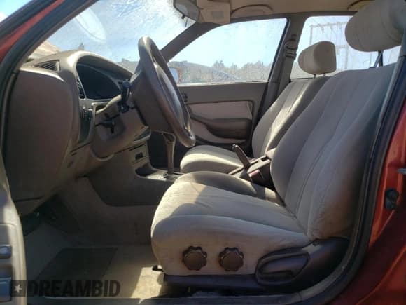 ✅ 1995 Toyota Camry LE • VIN: 4T1SK12E8SU639591 • Lot: 82498795. Wystawiony na Copart z przebiegiem 411 498 mil. Bezpłatny archiwum sprzedaży aukcyjnych z USA i szczegółowy raport historii pojazdu na DreamBid. Zdjęcie 7.