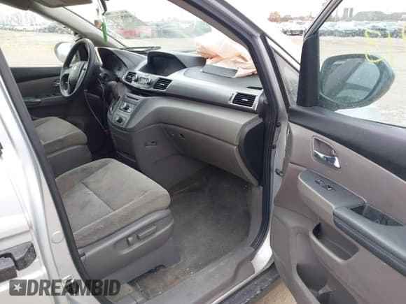 ✅ 2015 Honda Odyssey LX • VIN: 5FNRL5H21FB081747 • Lot: 43652913. Listed on IAAI with 135,832 mi. Free auction sales archive from the USA and detailed vehicle history report at DreamBid. Image 5.