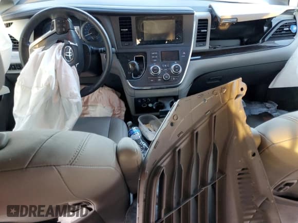 ✅ 2017 Toyota Sienna XLE • VIN: 5TDYZ3DC6HS779251 • Lot: 91639035. Listed on Copart with 109,407 mi. Free auction sales archive from the USA and detailed vehicle history report at DreamBid. Image 8.