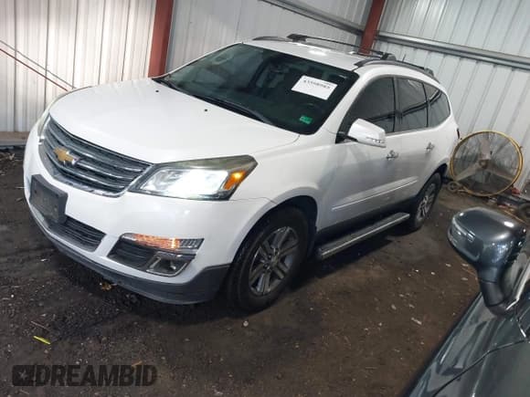 ✅ 2016 Chevrolet Traverse LT • VIN: 1GNKRHKD9GJ289596 • Lot: 43598985. Wystawiony na IAAI z przebiegiem 107 084 mil. Bezpłatny archiwum sprzedaży aukcyjnych z USA i szczegółowy raport historii pojazdu na DreamBid. Zdjęcie 19.