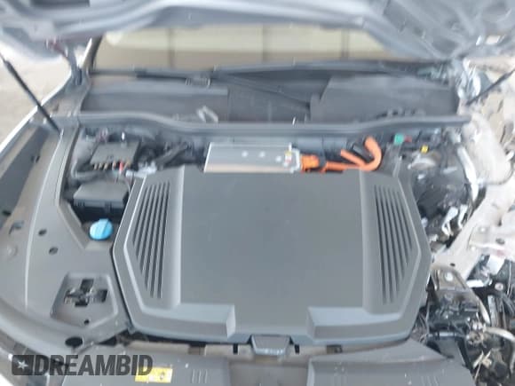 ✅ 2022 Audi e-tron Premium • VIN: WA1AAAGE5NB020579 • Lot: 42574208. Listed on IAAI with 94,760 mi. Free auction sales archive from the USA and detailed vehicle history report at DreamBid. Image 10.