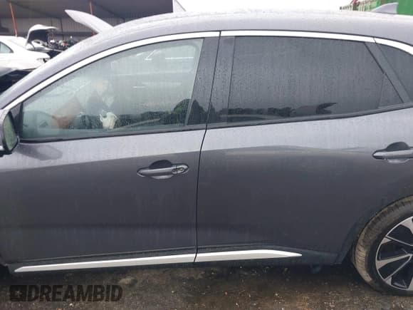 ✅ 2024 VinFast VF 8 Plus • VIN: RLLV1AFA5RH007880 • Лот: 41556726. Опубликован ранее на IAAI с пробегом 2 629 миль. Бесплатный доступ к архиву аукционных продаж из США и подробный отчёт об истории автомобиля на DreamBid. Изображение 15.