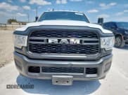 ✅ 2021 Ram 2500 Tradesman • VIN: 3C6UR4HJ4MG651913 • Lot: 59982715. Wystawiony na Copart z przebiegiem 67 190 mil. Bezpłatny archiwum sprzedaży aukcyjnych z USA i szczegółowy raport historii pojazdu na DreamBid. Zdjęcie 5.