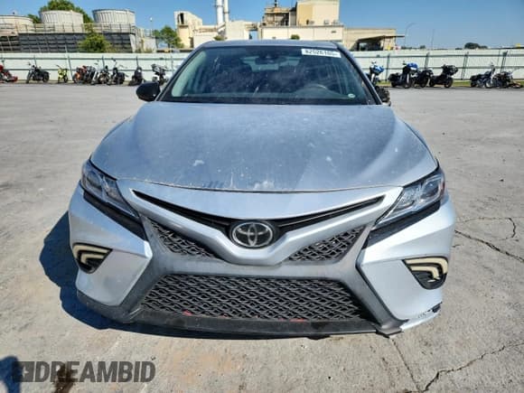 ✅ 2019 Toyota Camry SE • VIN: 4T1B11HK8KU162063 • Lot: 82526105. Wystawiony na Copart z przebiegiem 78 507 mil. Bezpłatny archiwum sprzedaży aukcyjnych z USA i szczegółowy raport historii pojazdu na DreamBid. Zdjęcie 5.