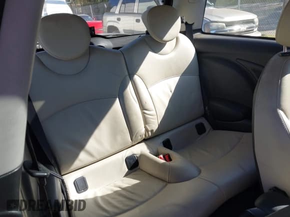 ✅ 2007 MINI Hardtop S • VIN: WMWMF73527TT84529 • Lot: 43425761. Listed on IAAI with 95,171 mi. Free auction sales archive from the USA and detailed vehicle history report at DreamBid. Image 8.