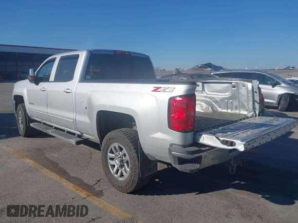 ✅ 2019 Chevrolet Silverado 2500HD LT • VIN: 1GC1KSEY5KF112320 • Lot: 43312069. Listed on IAAI with 384,042 mi. Free auction sales archive from the USA and detailed vehicle history report at DreamBid. Image 3.