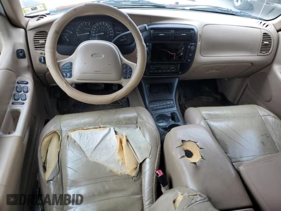 ✅ 2000 Ford Explorer Eddie Bauer • VIN: 1FMDU74E7YZA79125 • Lot: 51285114. Wystawiony na Copart z przebiegiem 278 281 mil. Bezpłatny archiwum sprzedaży aukcyjnych z USA i szczegółowy raport historii pojazdu na DreamBid. Zdjęcie 8.