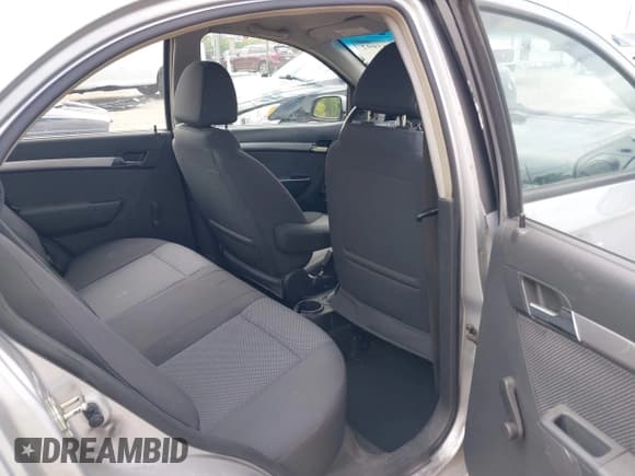 ✅ 2010 Chevrolet Aveo 1LT • VIN: KL1TD5DE2AB112915 • Lot: 43027992. Listed on IAAI with 122,569 mi. Free auction sales archive from the USA and detailed vehicle history report at DreamBid. Image 8.