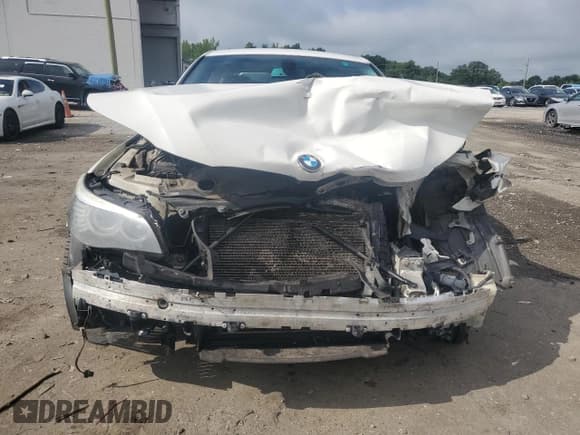 ✅ 2008 BMW 5 Series 528xi • VIN: WBANV13508CZ52668 • Lot: 63986785. Wystawiony na Copart z przebiegiem 240 643 mil. Bezpłatny archiwum sprzedaży aukcyjnych z USA i szczegółowy raport historii pojazdu na DreamBid. Zdjęcie 5.