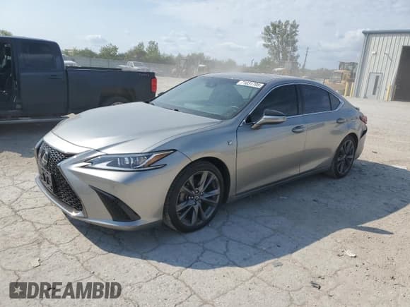 ✅ 2021 Lexus ES 350 F Sport • VIN: 58AGZ1B19MU086654 • Lot: 71031705. Wystawiony na Copart z przebiegiem 71 683 mil. Bezpłatny archiwum sprzedaży aukcyjnych z USA i szczegółowy raport historii pojazdu na DreamBid. Zdjęcie 1.