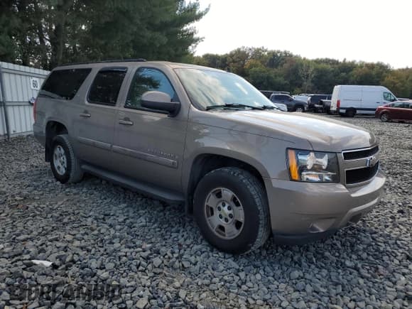 ✅ 2007 Chevrolet Suburban LT • VIN: 1GNFK163X7R264416 • Lot: 75067164. Wystawiony na Copart z przebiegiem 184 362 mil. Bezpłatny archiwum sprzedaży aukcyjnych z USA i szczegółowy raport historii pojazdu na DreamBid. Zdjęcie 4.