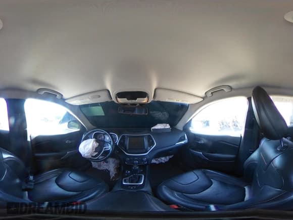 ✅ 2017 Jeep Cherokee Trailhawk L Plus • VIN: 1C4PJMBS1HD217370 • Lot: 42486588. Wystawiony na IAAI z przebiegiem 108 695 mil. Bezpłatny archiwum sprzedaży aukcyjnych z USA i szczegółowy raport historii pojazdu na DreamBid. Zdjęcie 18.