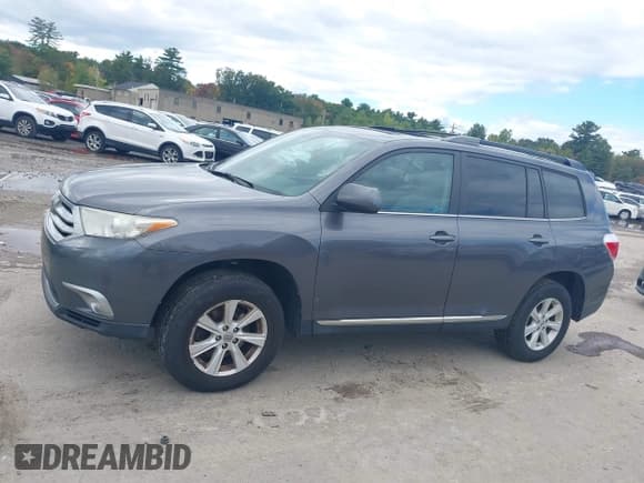✅ 2012 Toyota Highlander • VIN: 5TDBK3EH0CS140053 • Lot: 43330468. Listed on IAAI with 205,885 mi. Free auction sales archive from the USA and detailed vehicle history report at DreamBid. Image 14.