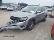 ✅ 2018 Jeep Compass Latitude • VIN: 3C4NJCBB6JT503331 • Lot: 43126610. Wystawiony na IAAI z przebiegiem 61 654 mil. Bezpłatny archiwum sprzedaży aukcyjnych z USA i szczegółowy raport historii pojazdu na DreamBid. Zdjęcie 18.