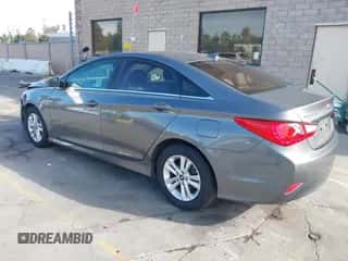 2014 Hyundai Sonata GLS с VIN 5NPEB4AC9EH909199, выставлен на аукционе IAAI как лот 43249075 с пробегом 128 884 миль миль и . История ставок и продаж доступна на DreamBid. Изображение 3.
