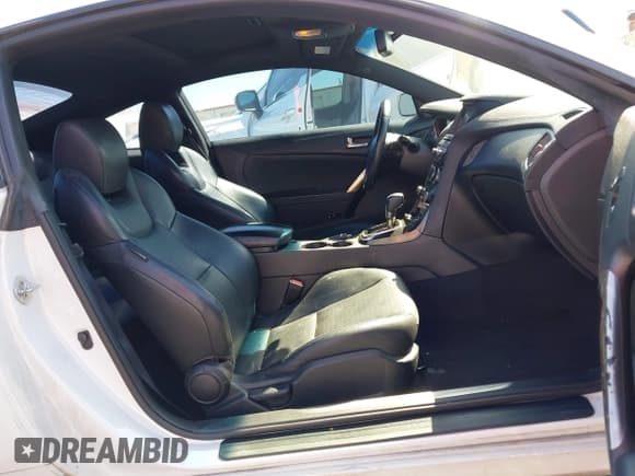 ✅ 2013 Hyundai Genesis Coupe Grand Touring • VIN: KMHHU6KJ6DU107581 • Lot: 42087667. Wystawiony na IAAI z przebiegiem 127 809 mil. Bezpłatny archiwum sprzedaży aukcyjnych z USA i szczegółowy raport historii pojazdu na DreamBid. Zdjęcie 5.