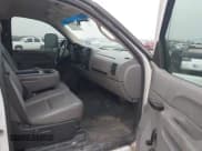 ✅ 2012 Chevrolet Silverado 2500HD Work Truck • VIN: 1GB0CVCG3CF144998 • Lot: 41381779. Wystawiony na IAAI z przebiegiem 356 380 mil. Bezpłatny archiwum sprzedaży aukcyjnych z USA i szczegółowy raport historii pojazdu na DreamBid. Zdjęcie 5.