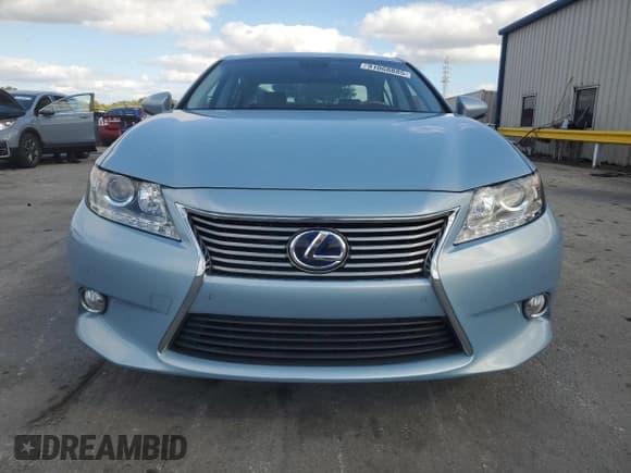 ✅ 2013 Lexus ES 300h • VIN: JTHBW1GGXD2018174 • Lot: 91068885. Wystawiony na Copart z przebiegiem 85 112 mil. Bezpłatny archiwum sprzedaży aukcyjnych z USA i szczegółowy raport historii pojazdu na DreamBid. Zdjęcie 5.