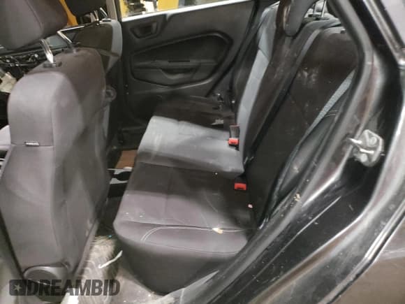 ✅ 2019 Ford Fiesta SE • VIN: 3FADP4BJ8KM142631 • Lot: 84002015. Wystawiony na Copart z przebiegiem 34 779 mil. Bezpłatny archiwum sprzedaży aukcyjnych z USA i szczegółowy raport historii pojazdu na DreamBid. Zdjęcie 10.