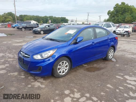 ✅ 2013 Hyundai Accent GLS • VIN: KMHCT4AEXDU551956 • Лот: 43259951. Опубликован ранее на IAAI с пробегом 70 054 миль. Бесплатный доступ к архиву аукционных продаж из США и подробный отчёт об истории автомобиля на DreamBid. Изображение 2.