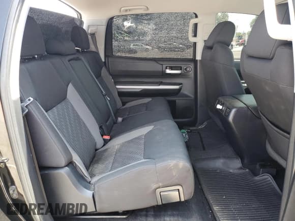 ✅ 2017 Toyota Tundra SR5 • VIN: 5TFEY5F16HX228793 • Лот: 59980315. Опубликован ранее на Copart с пробегом 78 230 миль. Бесплатный доступ к архиву аукционных продаж из США и подробный отчёт об истории автомобиля на DreamBid. Изображение 10.