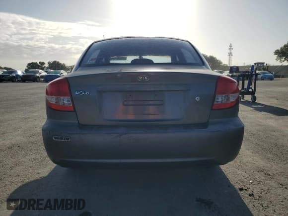 ✅ 2003 Kia Rio • VIN: KNADC125936223322 • Lot: 51961215. Wystawiony na Copart z przebiegiem 89 449 mil. Bezpłatny archiwum sprzedaży aukcyjnych z USA i szczegółowy raport historii pojazdu na DreamBid. Zdjęcie 6.