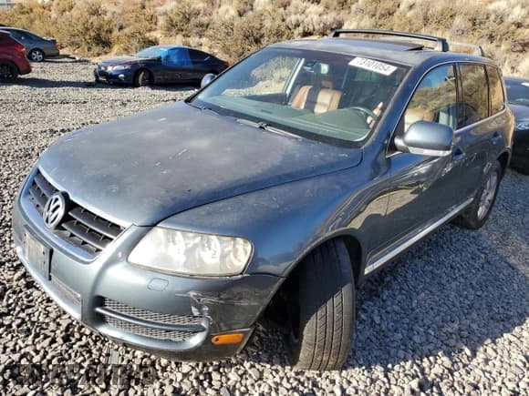 ✅ 2004 Volkswagen Touareg • VIN: WVGEM77L34D064224 • Lot: 73101054. Listed on Copart with 178,005 mi. Free auction sales archive from the USA and detailed vehicle history report at DreamBid. Image 1.