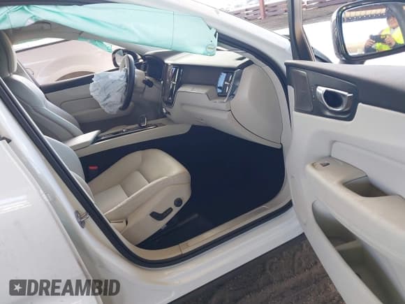 ✅ 2024 Volvo XC60 Plus Dark Theme • VIN: YV4H60DL9R1915780 • Lot: 42025076. Listed on IAAI with Not provided. Free auction sales archive from the USA and detailed vehicle history report at DreamBid. Image 5.