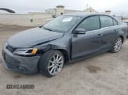 ✅ 2011 Volkswagen Jetta TDI • VIN: 3VWLL7AJ0BM128174 • Lot: 43474817. Wystawiony na IAAI z przebiegiem 150 265 mil. Bezpłatny archiwum sprzedaży aukcyjnych z USA i szczegółowy raport historii pojazdu na DreamBid. Zdjęcie 17.