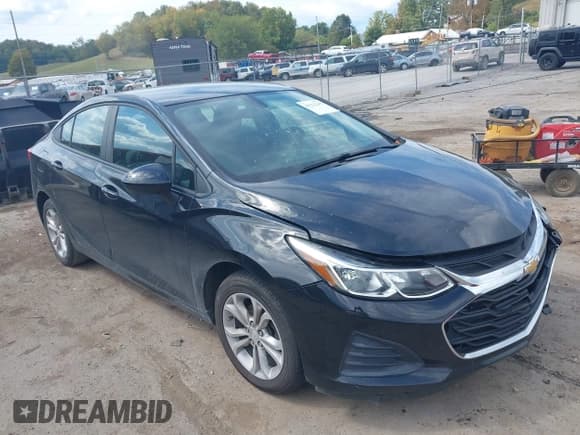 ✅ 2019 Chevrolet Cruze LS • VIN: 1G1BC5SM7K7107532 • Lot: 43222245. Listed on IAAI with 140,995 mi. Free auction sales archive from the USA and detailed vehicle history report at DreamBid. Image 1.