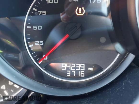 ✅ 2014 Porsche Cayenne • VIN: WP1AA2A27ELA90328 • Лот: 43484055. Опубликован ранее на IAAI с пробегом 94 239 миль. Бесплатный доступ к архиву аукционных продаж из США и подробный отчёт об истории автомобиля на DreamBid. Изображение 16.