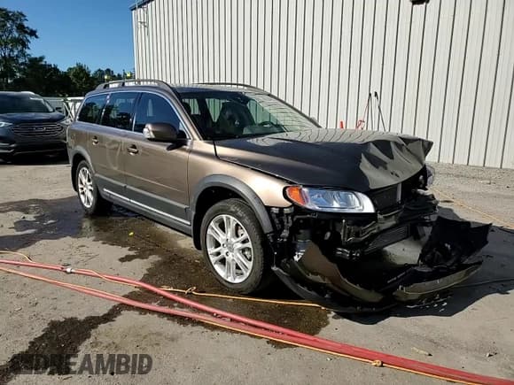 ✅ 2016 Volvo XC70 T5 Premier • VIN: YV4612NK0G1240647 • Lot: 86504855. Listed on Copart with Not provided. Free auction sales archive from the USA and detailed vehicle history report at DreamBid. Image 14.