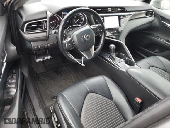 ✅ 2020 Toyota Camry SE • VIN: 4T1G11AK6LU328016 • Lot: 85437415. Wystawiony na Copart z przebiegiem 86 679 mil. Bezpłatny archiwum sprzedaży aukcyjnych z USA i szczegółowy raport historii pojazdu na DreamBid. Zdjęcie 8.