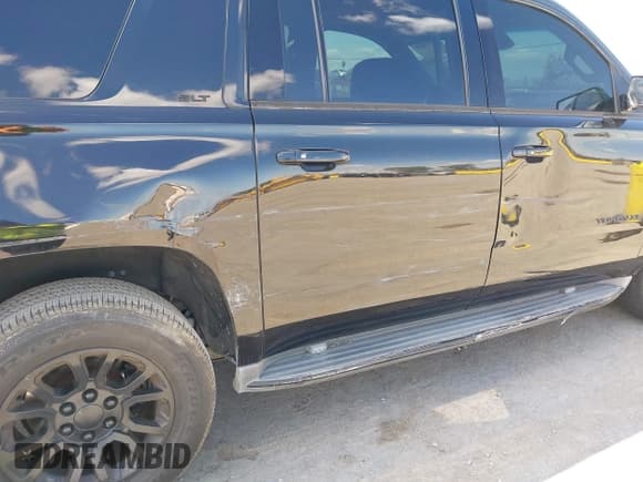 ✅ 2015 GMC Yukon XL SLT • VIN: 1GKS1HKC1FR620070 • Lot: 42200458. Listed on IAAI with 147,580 mi. Free auction sales archive from the USA and detailed vehicle history report at DreamBid. Image 6.