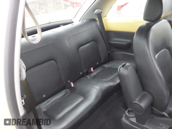 ✅ 2006 Volkswagen Beetle • VIN: 3VWPR31C06M412551 • Лот: 43678971. Опубликован ранее на IAAI с пробегом 124 046 миль. Бесплатный доступ к архиву аукционных продаж из США и подробный отчёт об истории автомобиля на DreamBid. Изображение 8.