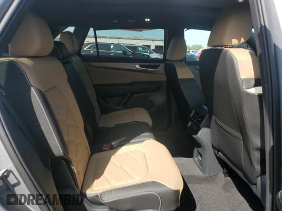 ✅ 2025 Volkswagen Atlas SE • VIN: 1V2KE2CA8SC224658 • Лот: 70911165. Опубликован ранее на Copart с пробегом 147 миль. Бесплатный доступ к архиву аукционных продаж из США и подробный отчёт об истории автомобиля на DreamBid. Изображение 11.