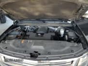 ✅ 2018 Chevrolet Suburban Premier • VIN: 1GNSCJKC7JR126793 • Lot: 56399825. Wystawiony na Copart z przebiegiem 86 225 mil. Bezpłatny archiwum sprzedaży aukcyjnych z USA i szczegółowy raport historii pojazdu na DreamBid. Zdjęcie 12.