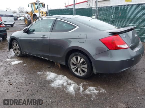 ✅ 2012 Honda Accord LX-S • VIN: 1HGCS1B31CA008046 • Лот: 43630532. Опубликован ранее на IAAI с пробегом 213 729 миль. Бесплатный доступ к архиву аукционных продаж из США и подробный отчёт об истории автомобиля на DreamBid. Изображение 3.