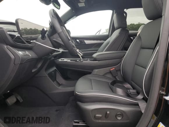 ✅ 2025 Buick Enclave Preferred • VIN: 5GAEVARS3SJ282361 • Lot: 63680535. Listed on Copart with 1,157 mi. Free auction sales archive from the USA and detailed vehicle history report at DreamBid. Image 7.