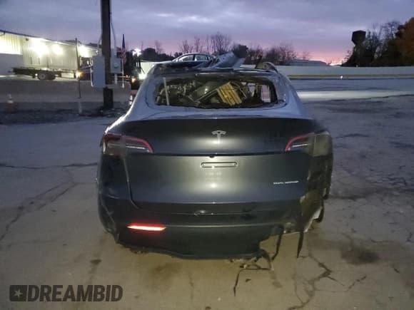 ✅ 2024 Tesla Model Y Long Range • VIN: 7SAYGAEE5RF092460 • Лот: 87216145. Опубликован ранее на Copart с пробегом Не указан. Бесплатный доступ к архиву аукционных продаж из США и подробный отчёт об истории автомобиля на DreamBid. Изображение 6.
