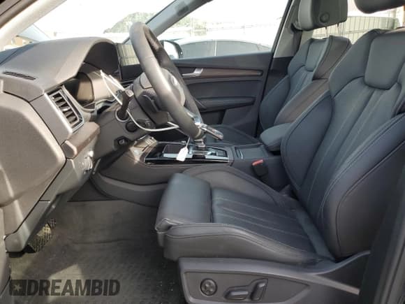 ✅ 2024 Audi Q5 S line Prestige • VIN: WA1FAAFY5R2044534 • Лот: 53506755. Опубликован ранее на Copart с пробегом 8 107 миль. Бесплатный доступ к архиву аукционных продаж из США и подробный отчёт об истории автомобиля на DreamBid. Изображение 7.