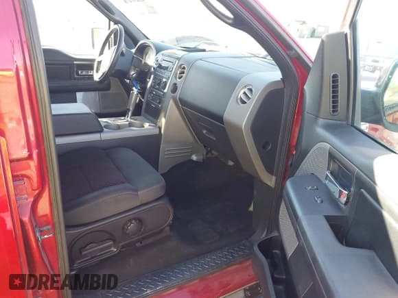 ✅ 2008 Ford F-150 XLT • VIN: 1FTPW12V68KB95503 • Lot: 41631478. Wystawiony na IAAI z przebiegiem 118 534 mil. Bezpłatny archiwum sprzedaży aukcyjnych z USA i szczegółowy raport historii pojazdu na DreamBid. Zdjęcie 5.